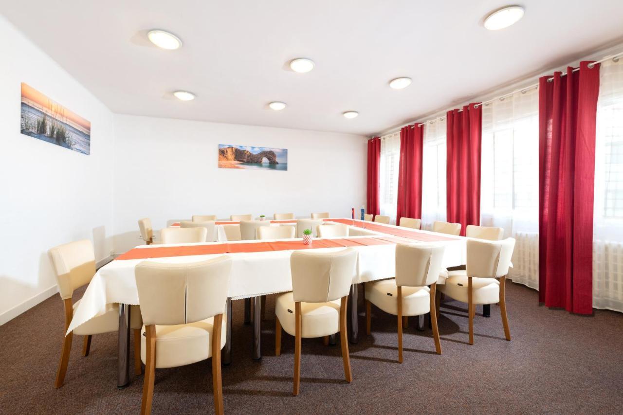 Hotel Plus 브라티슬라바 외부 사진