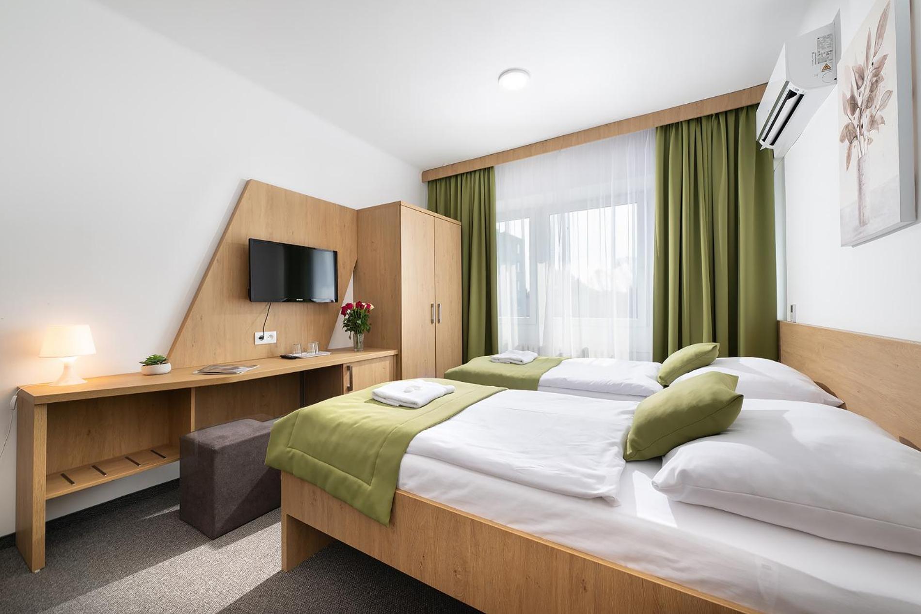 Hotel Plus 브라티슬라바 외부 사진
