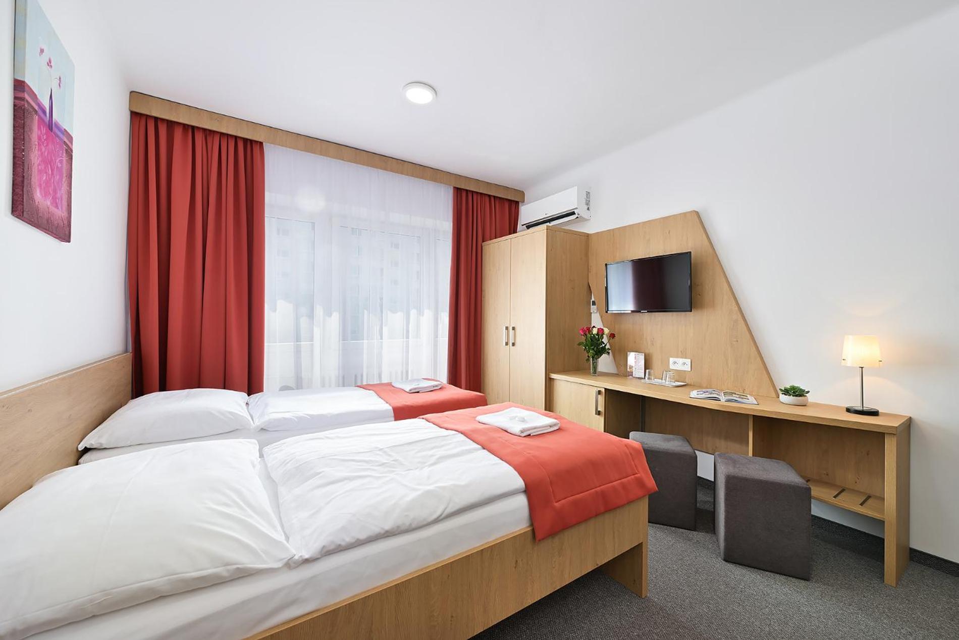 Hotel Plus 브라티슬라바 외부 사진