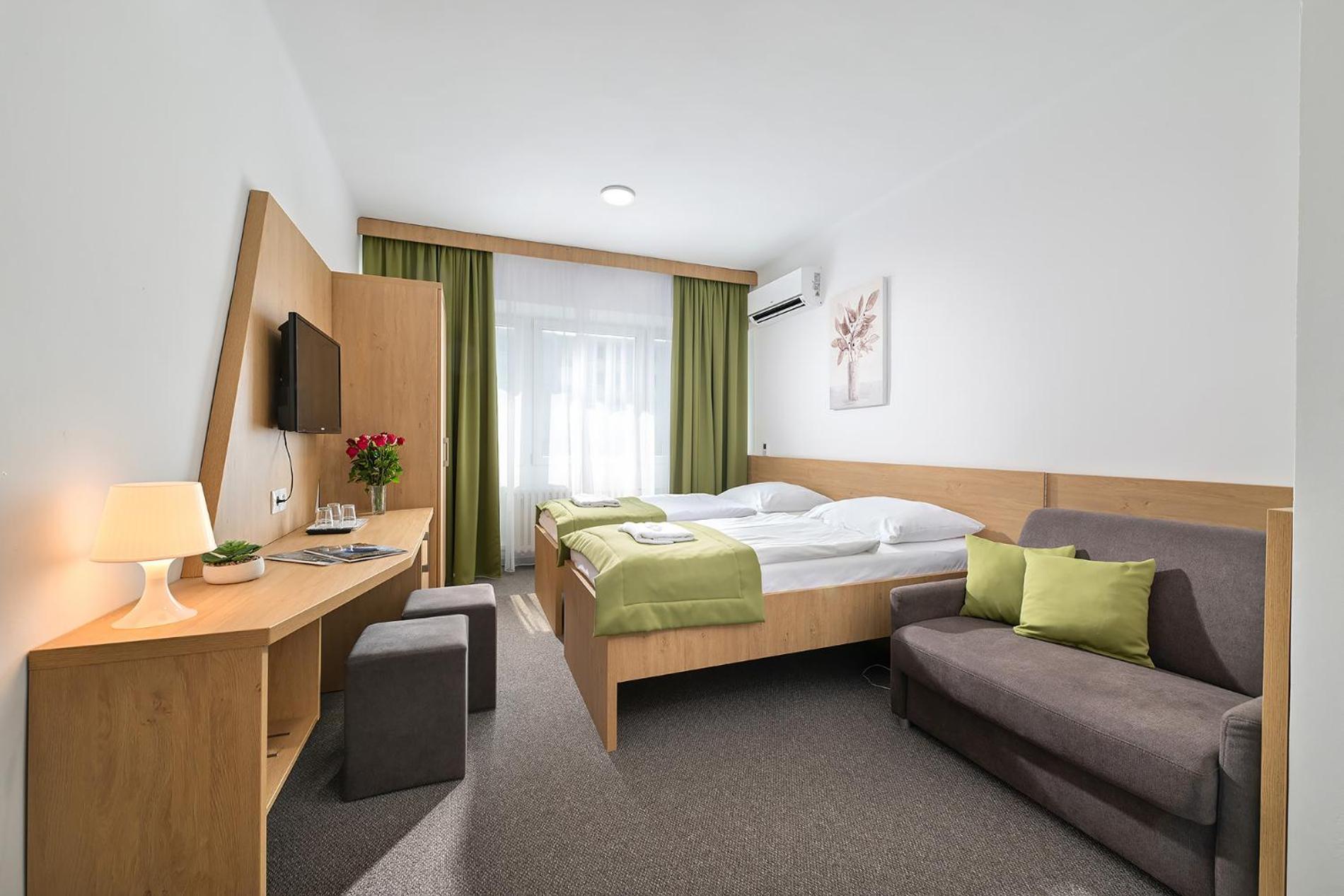 Hotel Plus 브라티슬라바 외부 사진